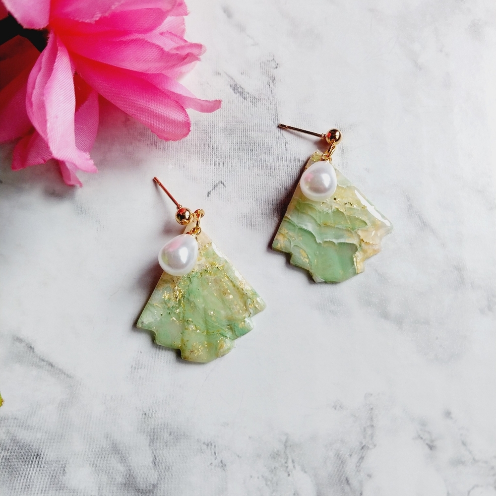 OpalGlaze Quartz Clay Earrings Sage Green Seashell Faux Pearl Hand craft…